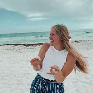 Meet your Posher, Becca